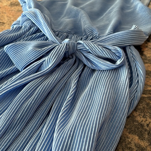 Dress - Picture 9 of 9